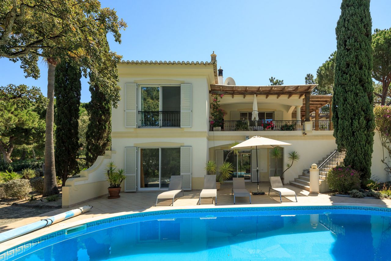 Three Bedroom Villa with pool