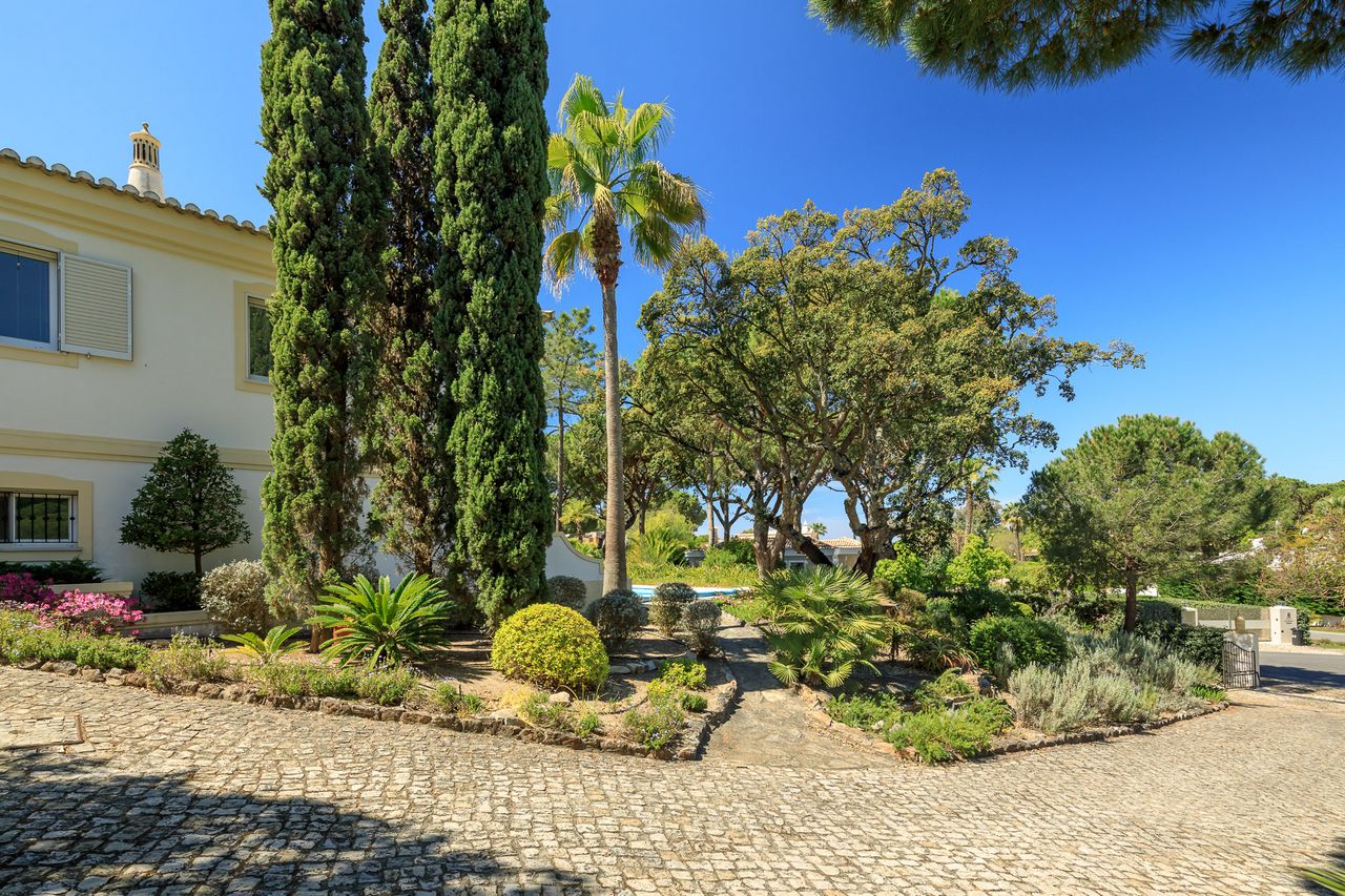 Three Bedroom Villa with pool