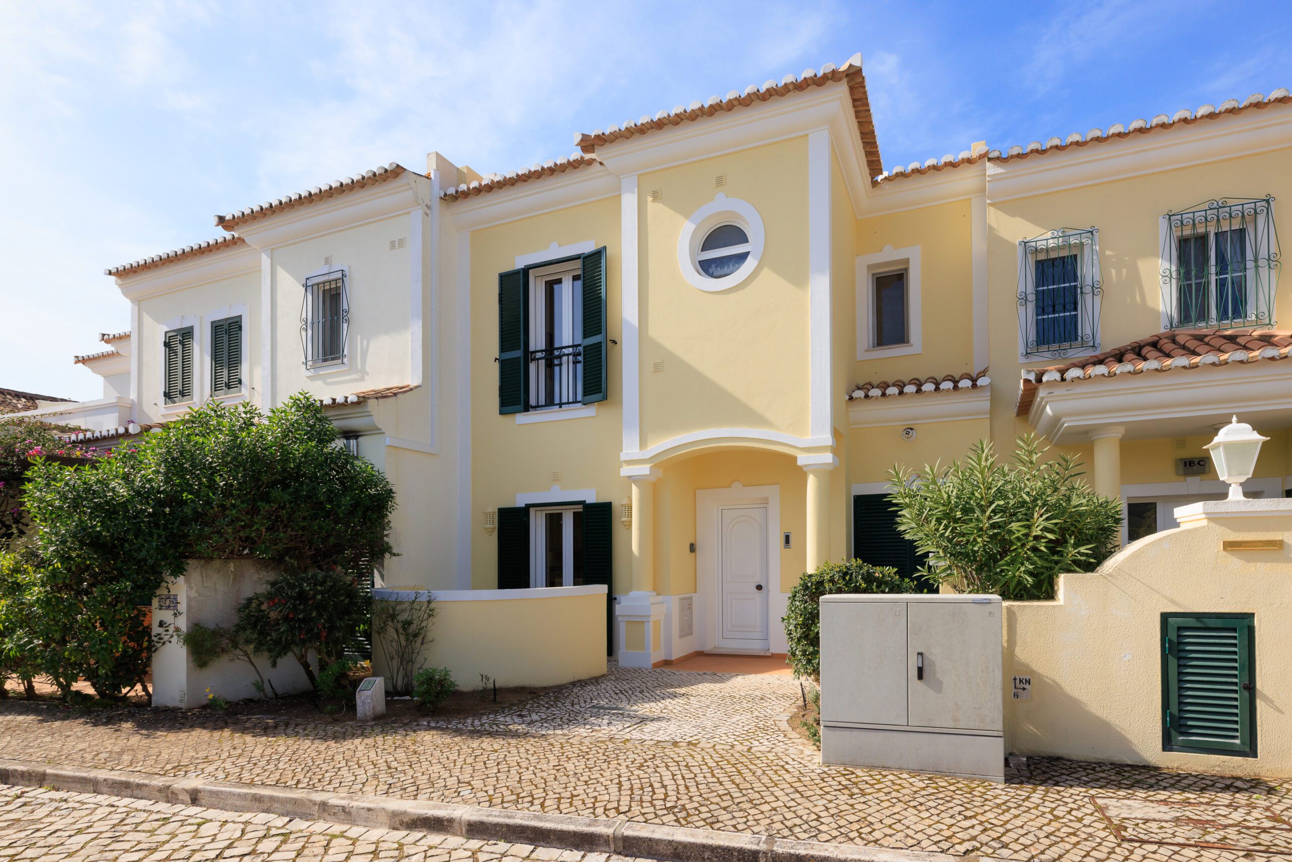 Three Bedroom Townhouse with pool
