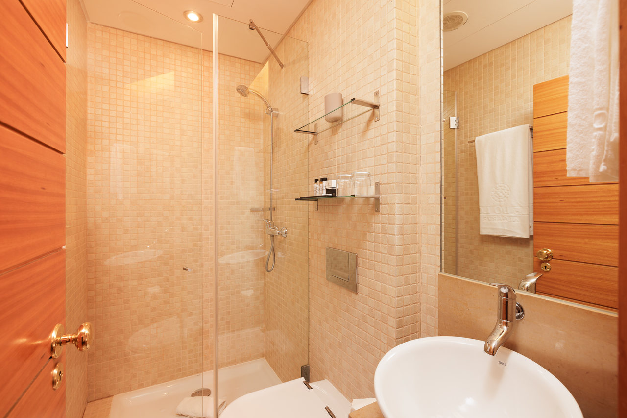 Three Bedroom Apartment with pool