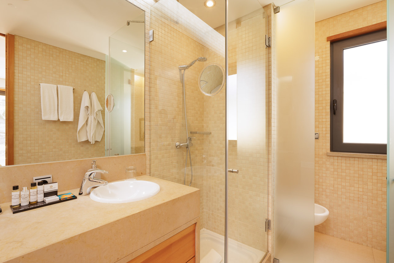 Three Bedroom Apartment with pool