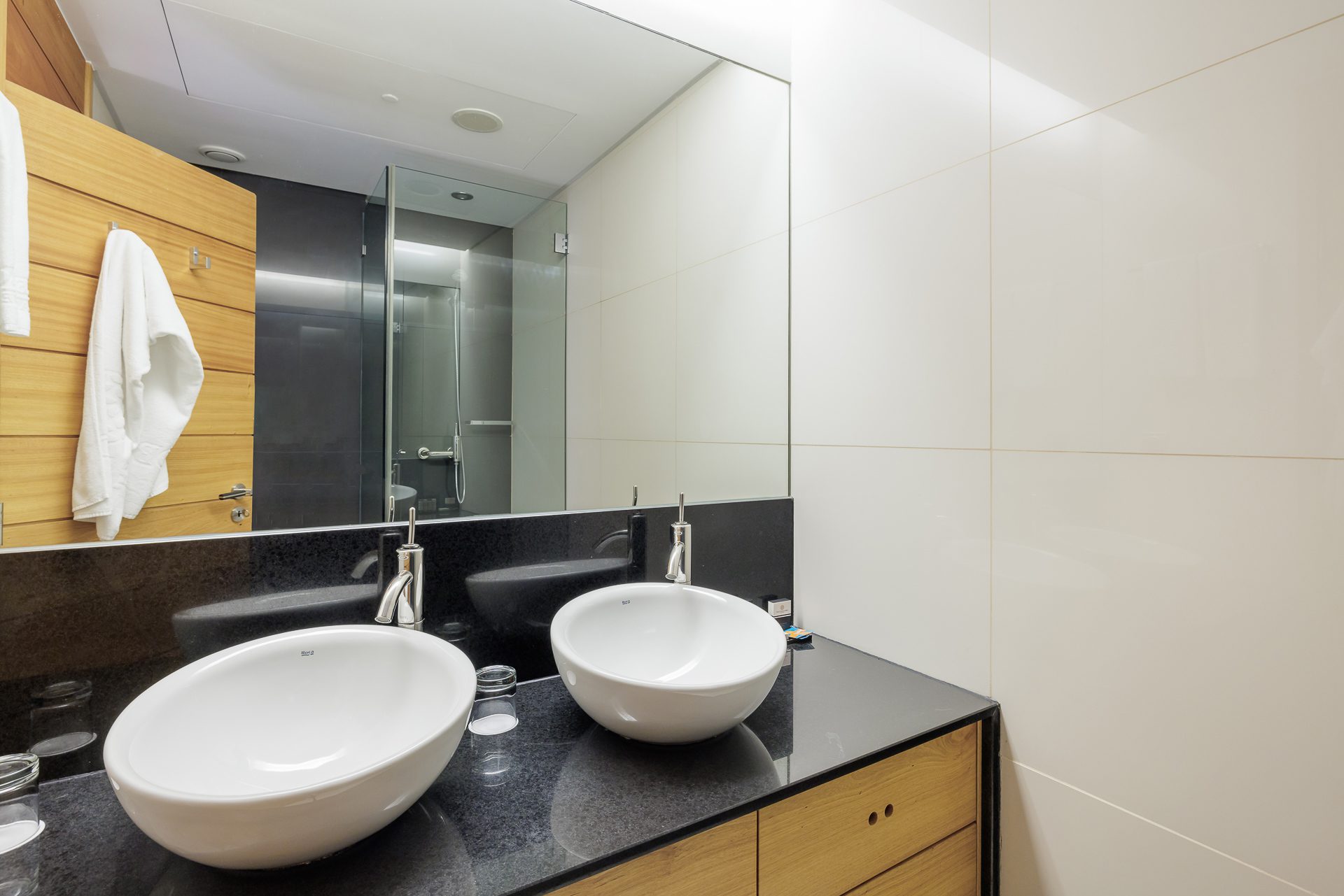 Two Bedroom Apartment with jacuzzi
