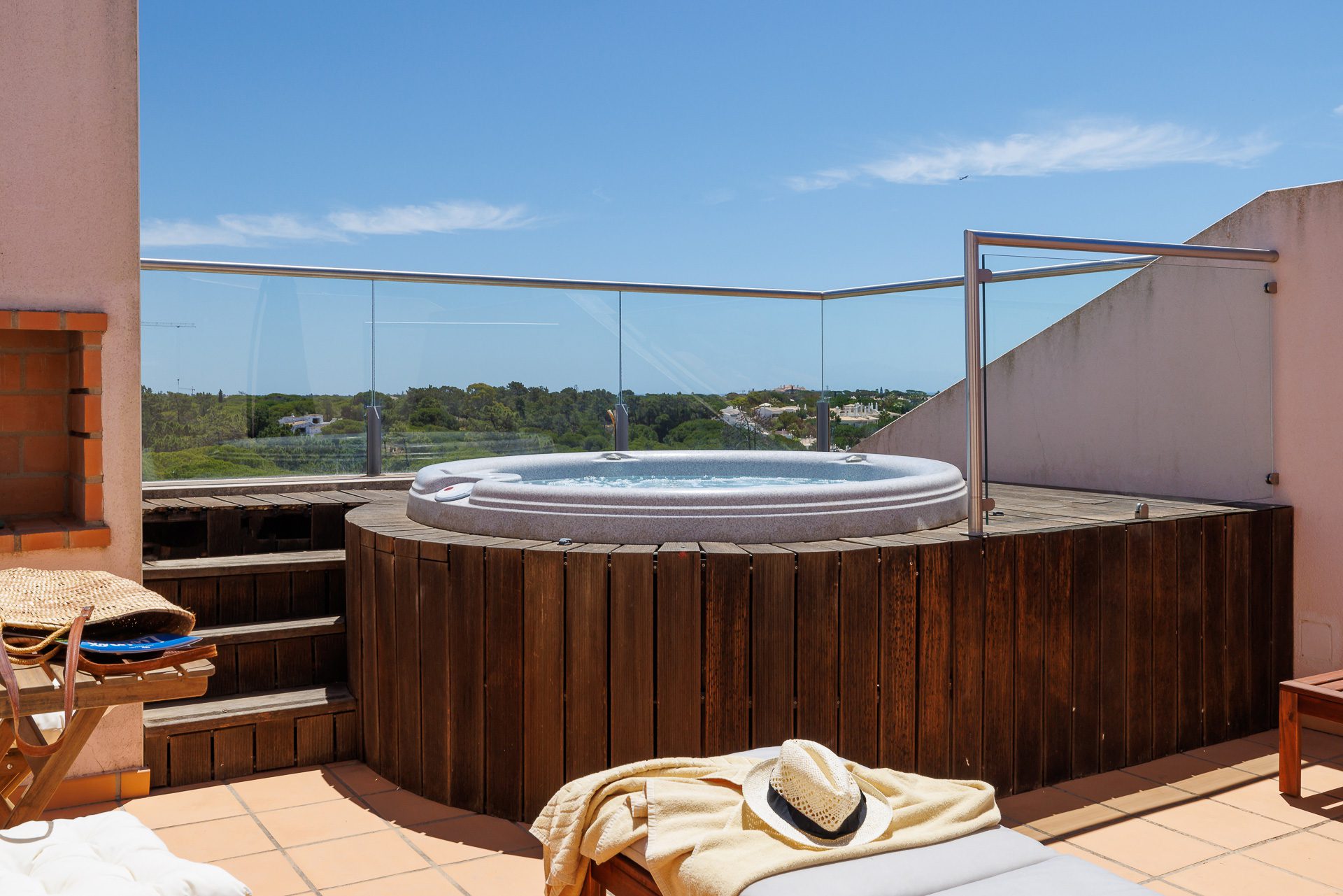 Two Bedroom Apartment with jacuzzi