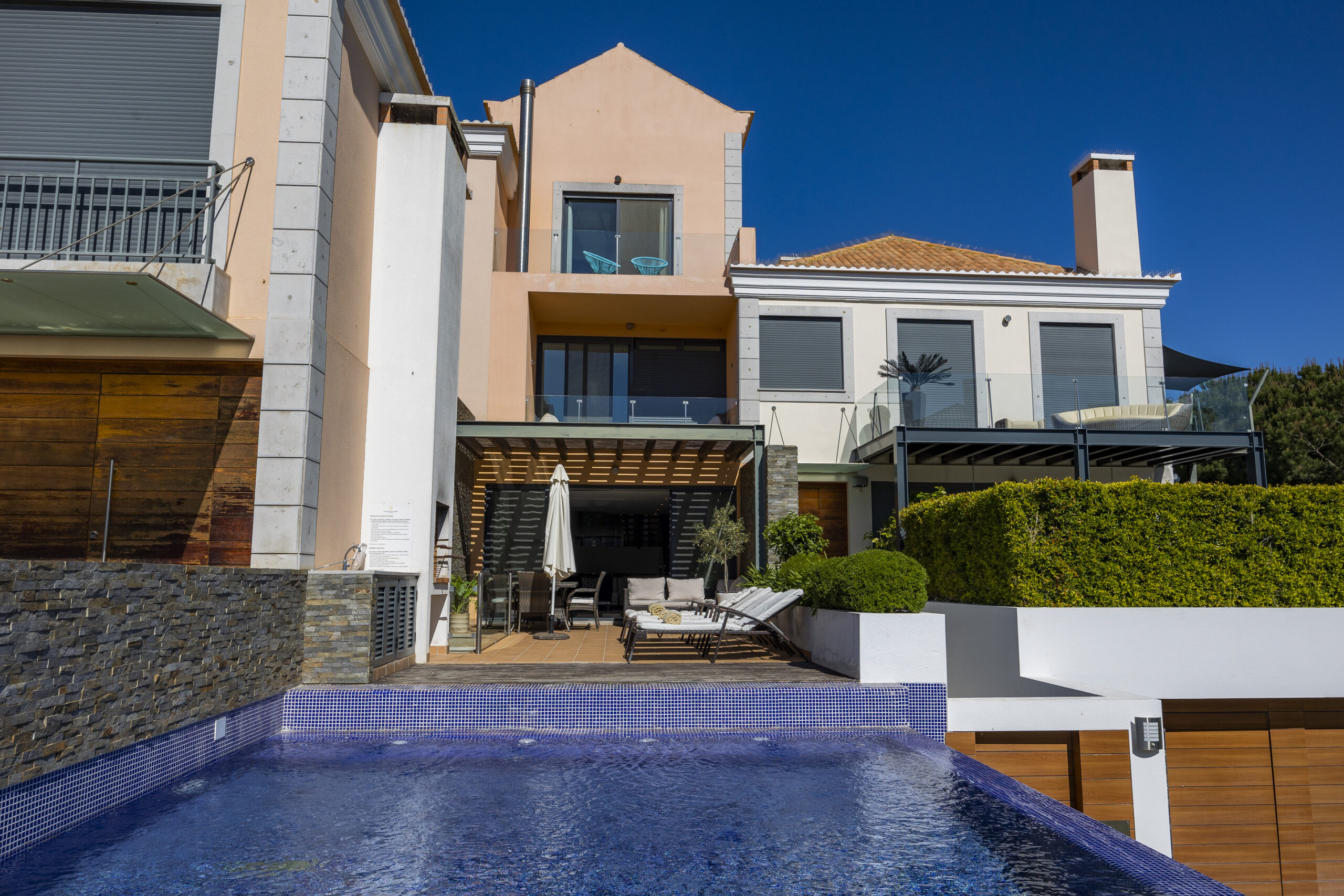 Three Bedroom Townhouse with pool