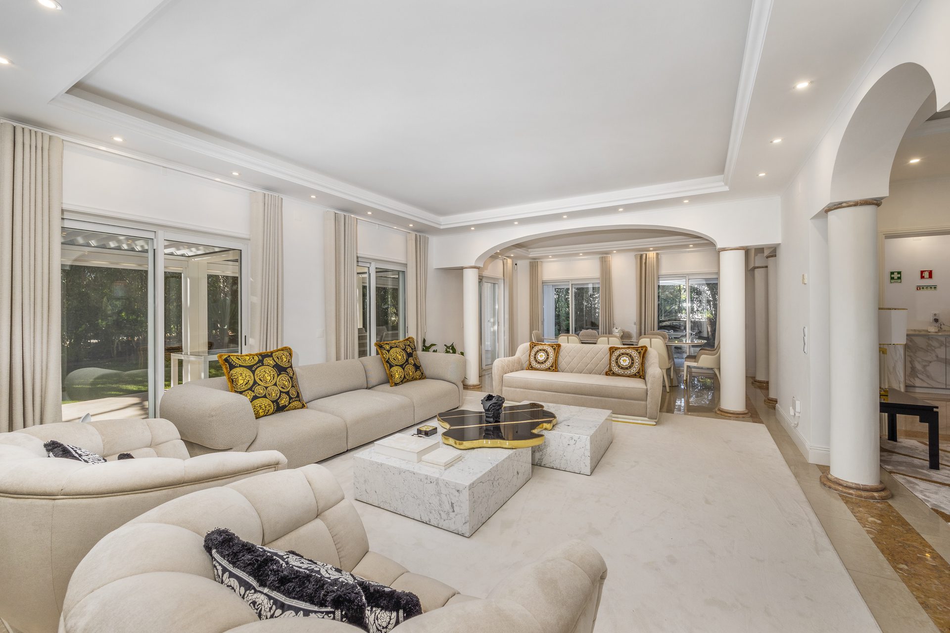 Four Bedroom Villa with pool