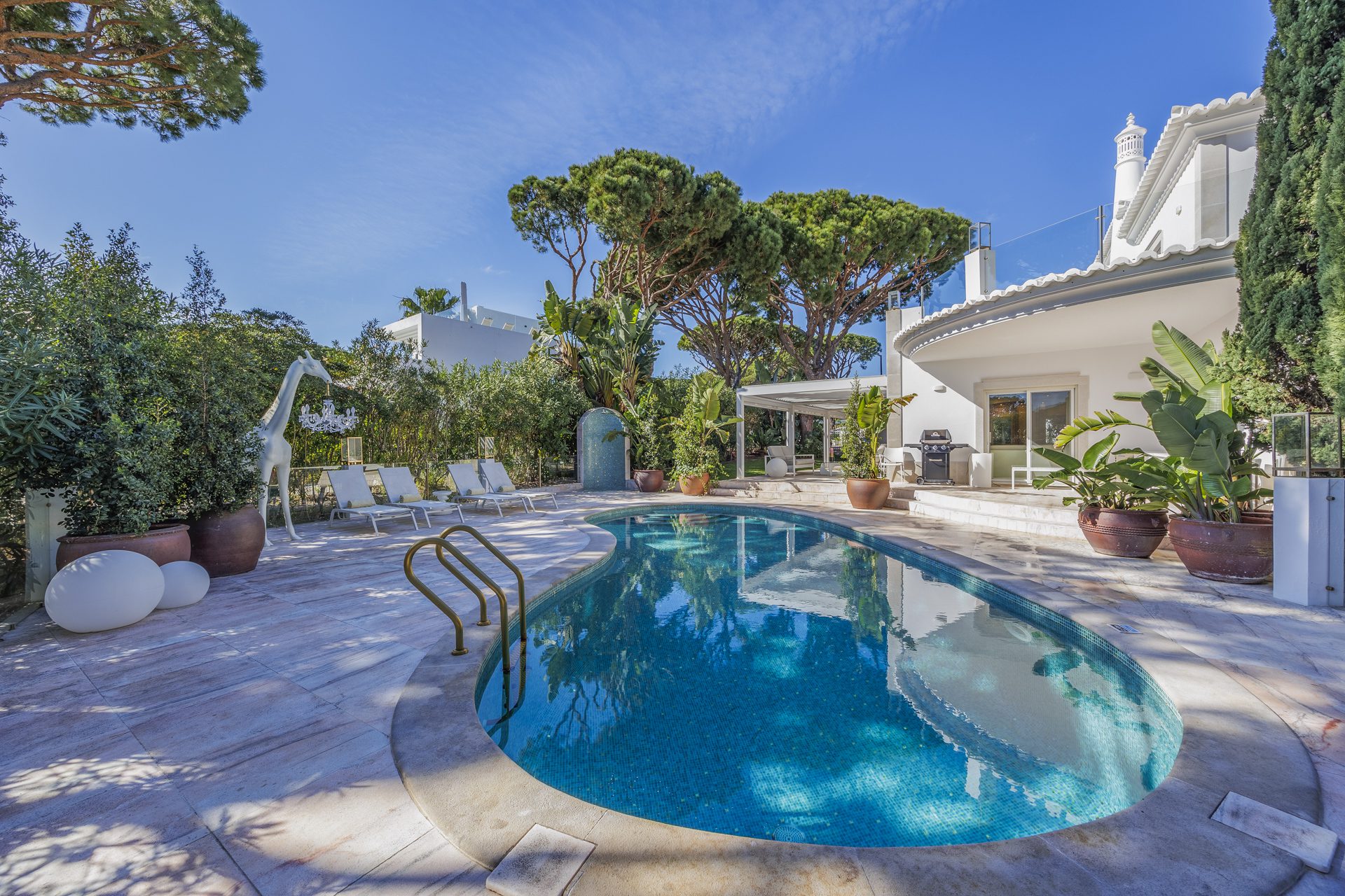 Four Bedroom Villa with pool