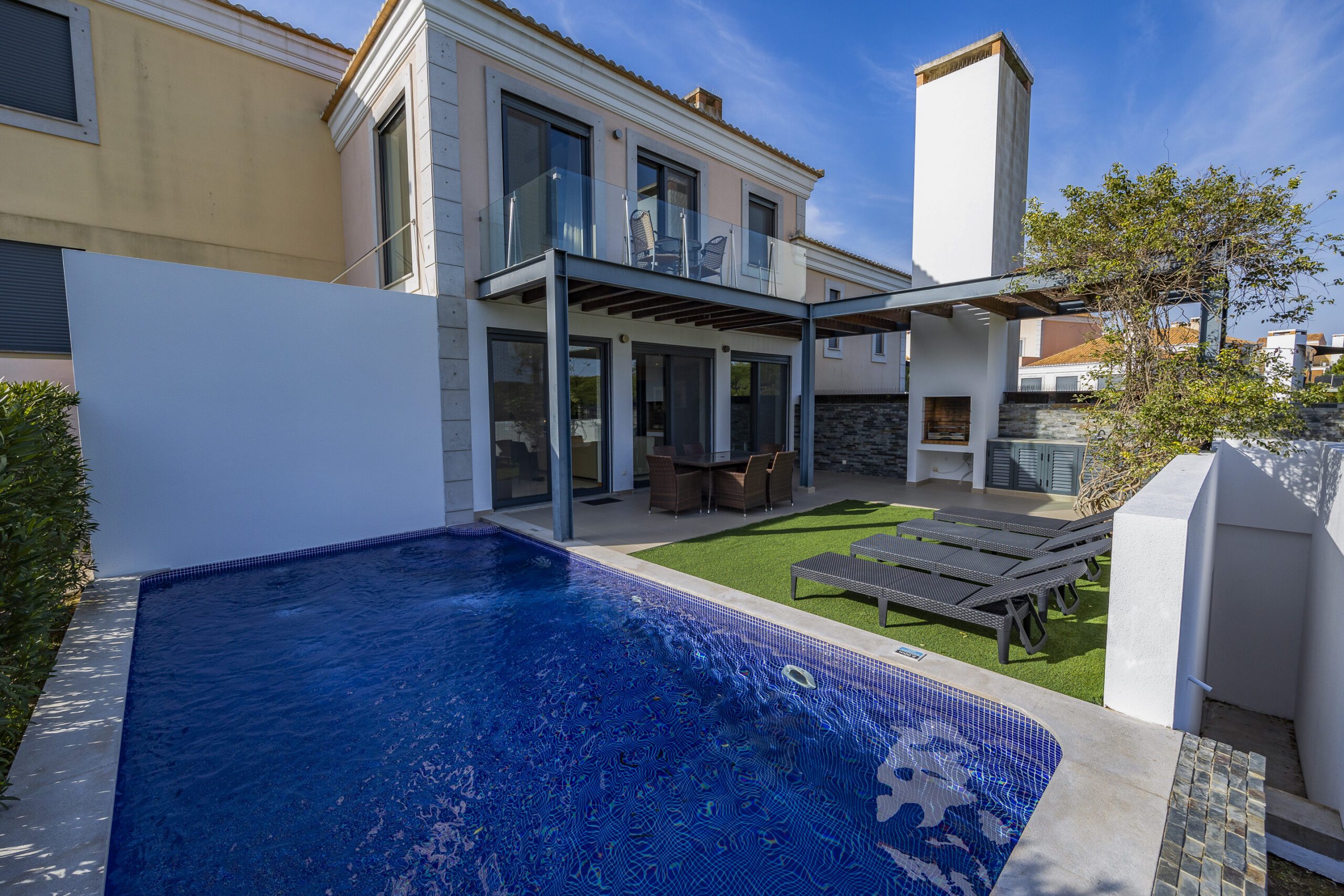 Two Bedroom Townhouse with pool