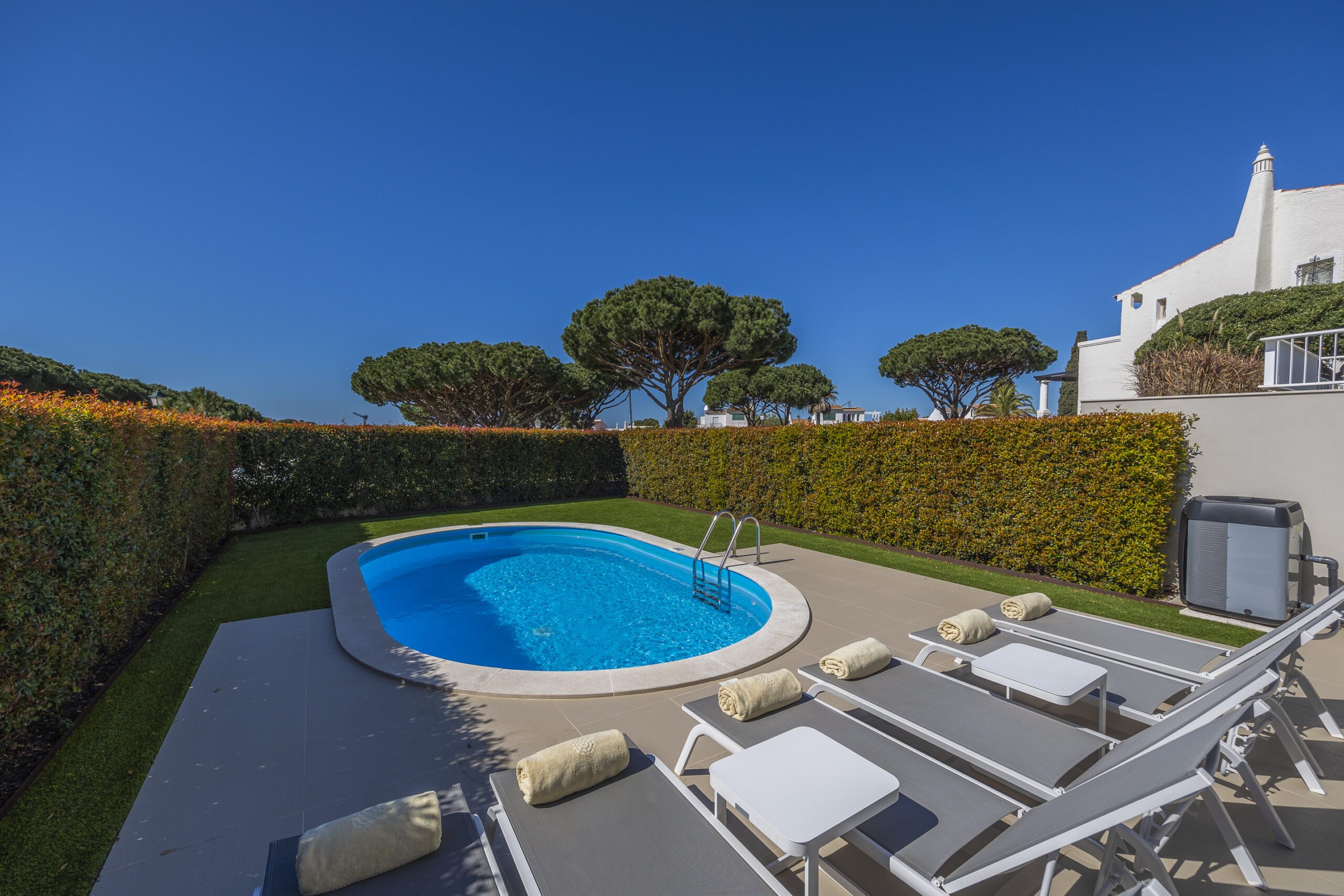 Three Bedroom Townhouse with pool
