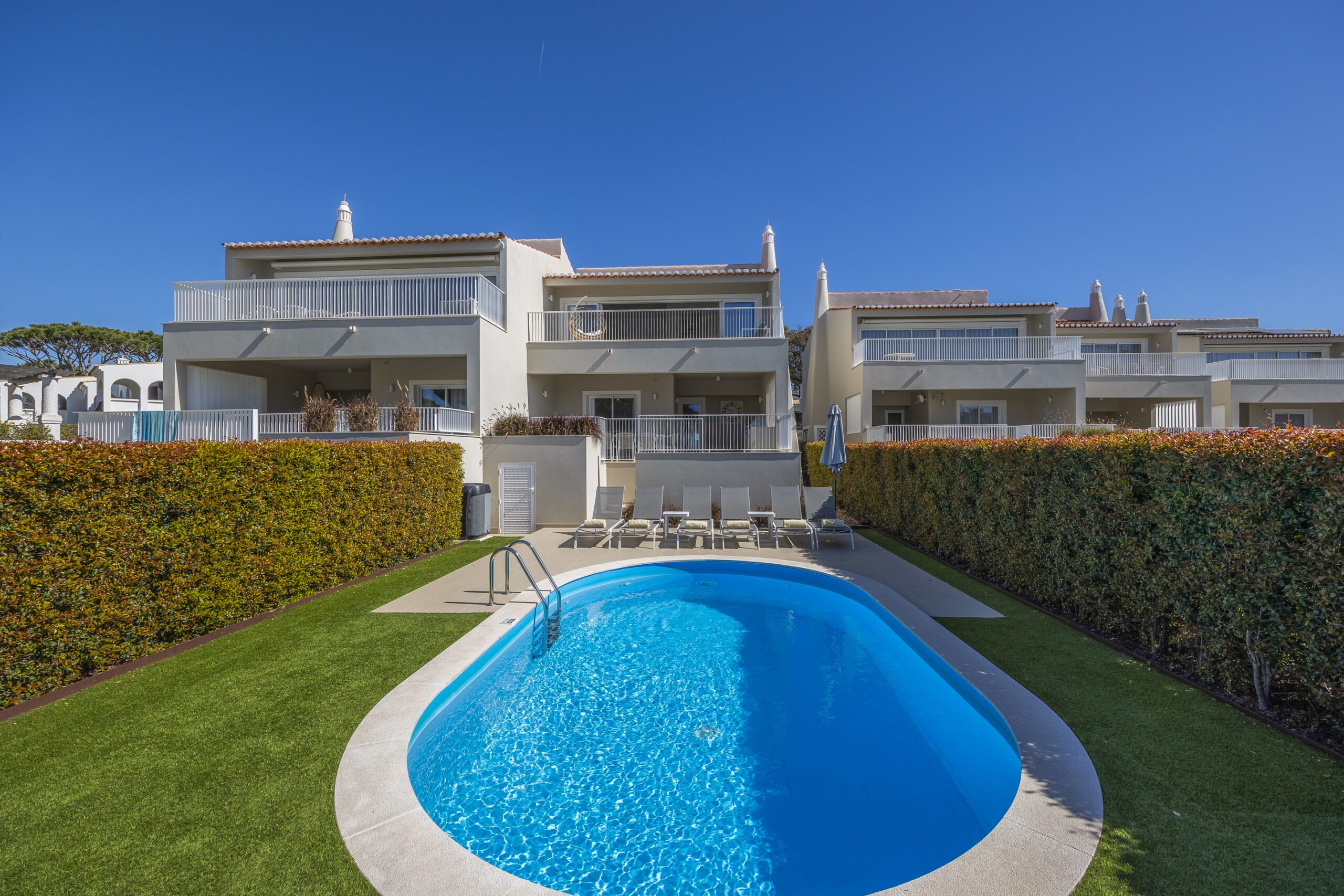 Three Bedroom Townhouse with pool