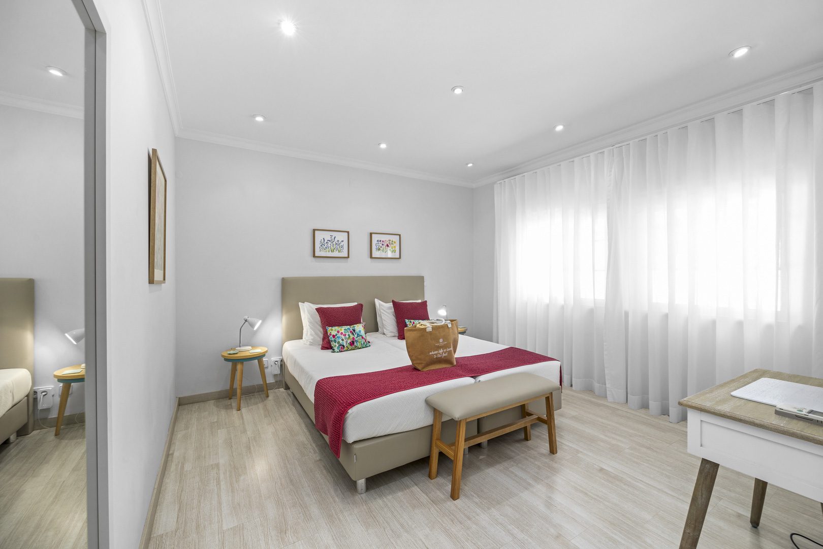 Three Bedroom Apartment with pool