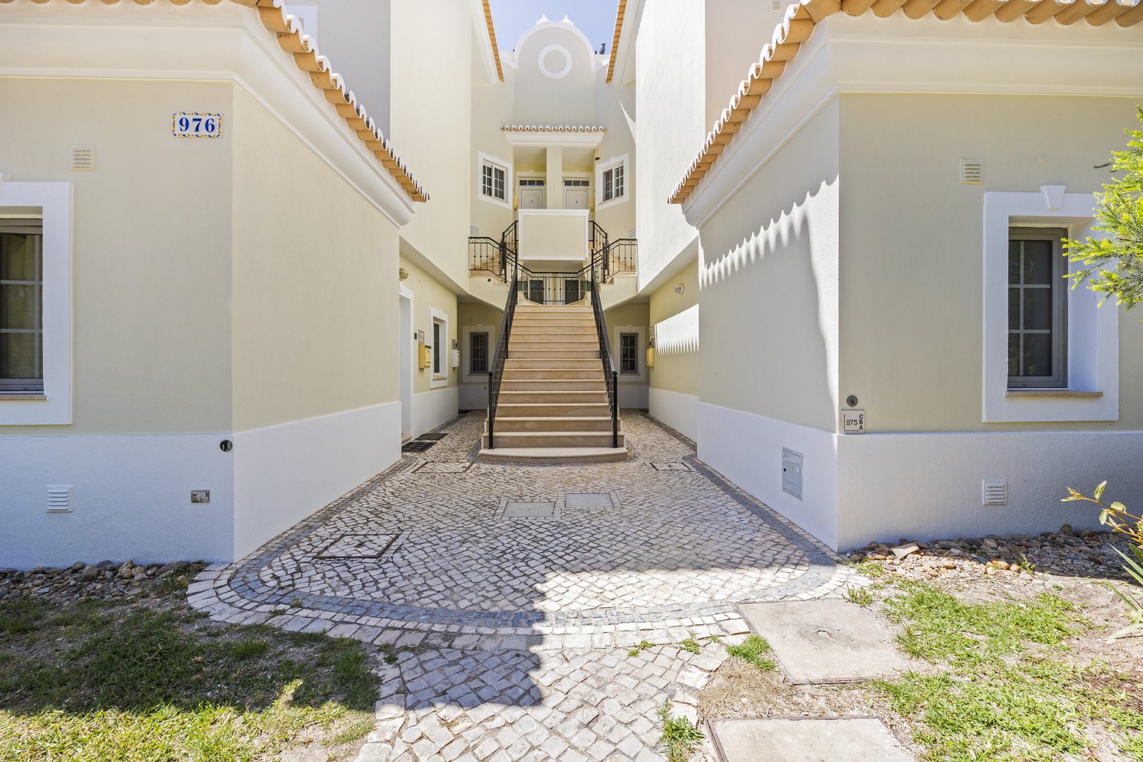 Three Bedroom Apartment with pool