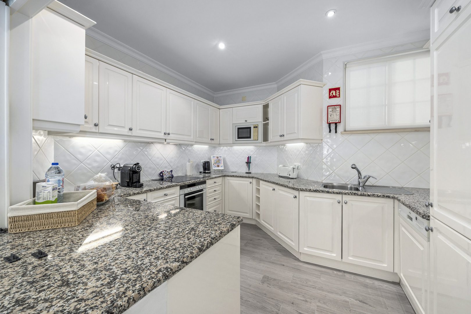 Three Bedroom Apartment with pool