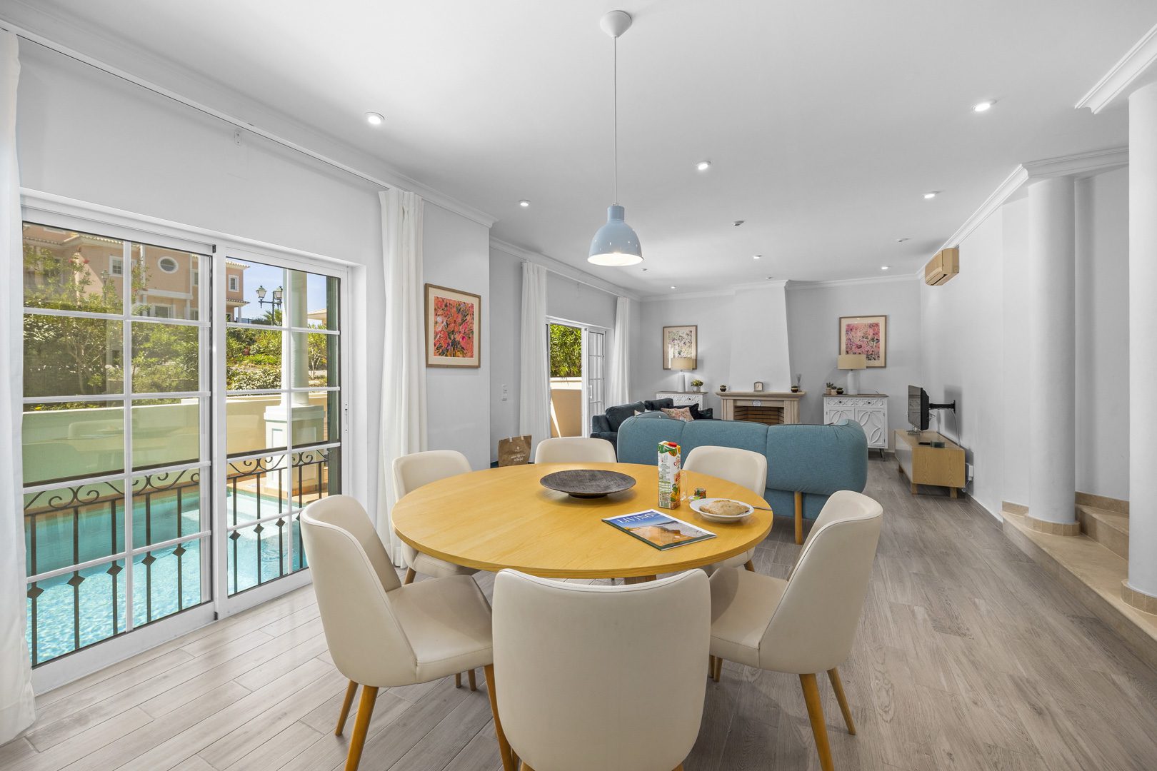 Three Bedroom Apartment with pool