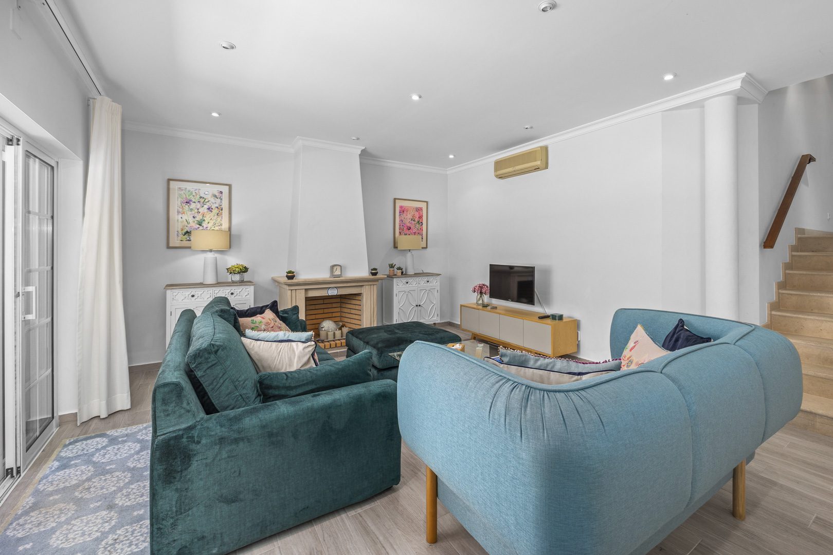 Three Bedroom Apartment with pool
