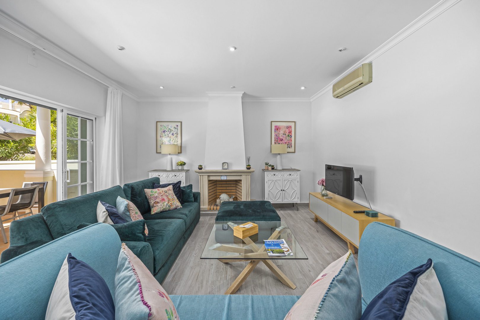 Three Bedroom Apartment with pool