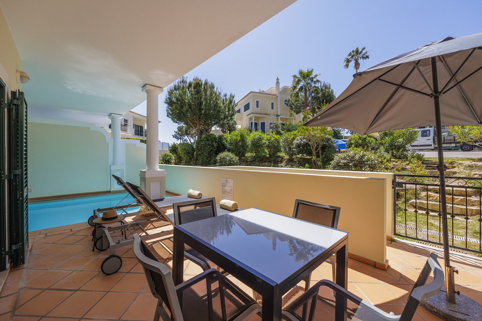 Three Bedroom Apartment with pool