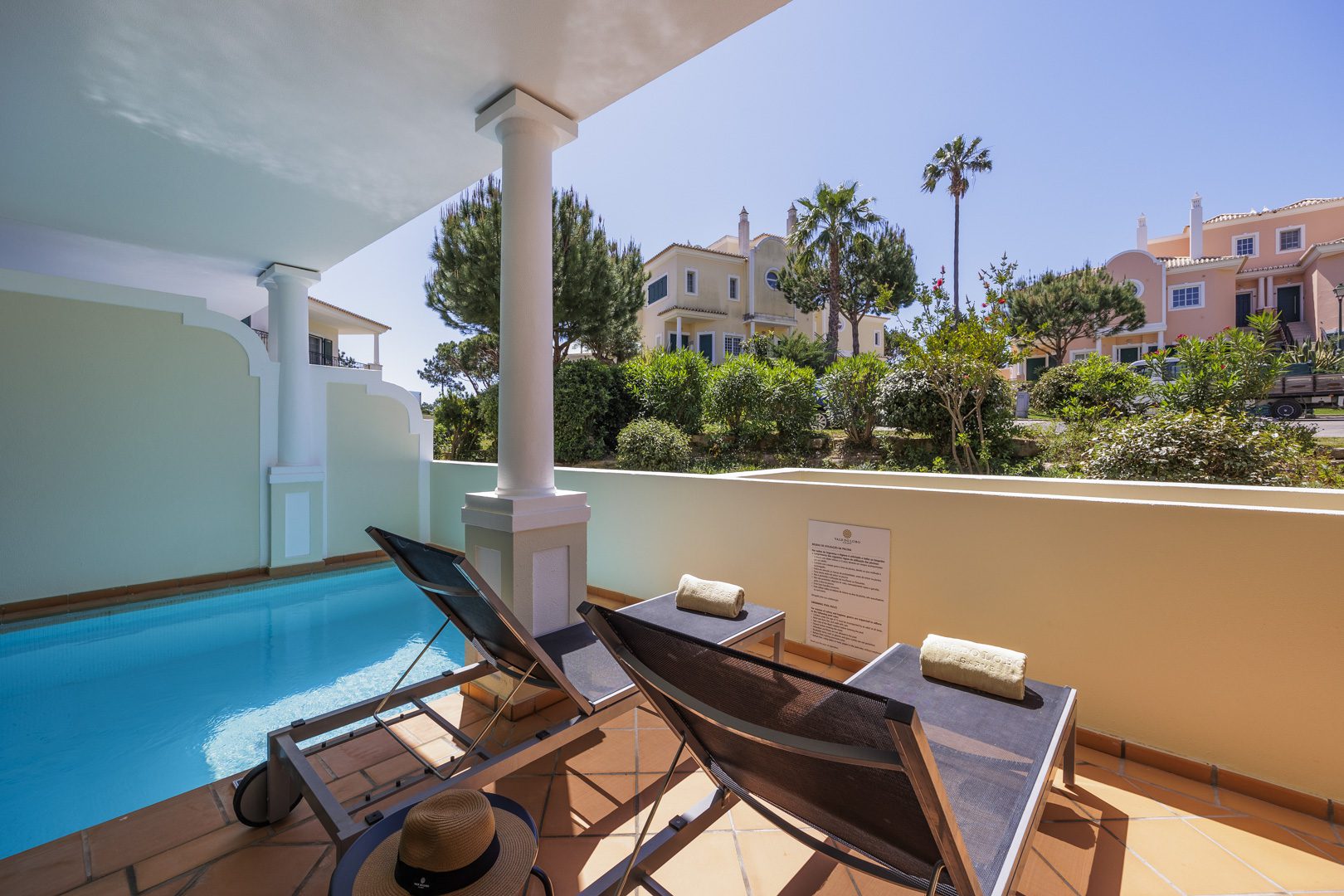 Three Bedroom Apartment with pool