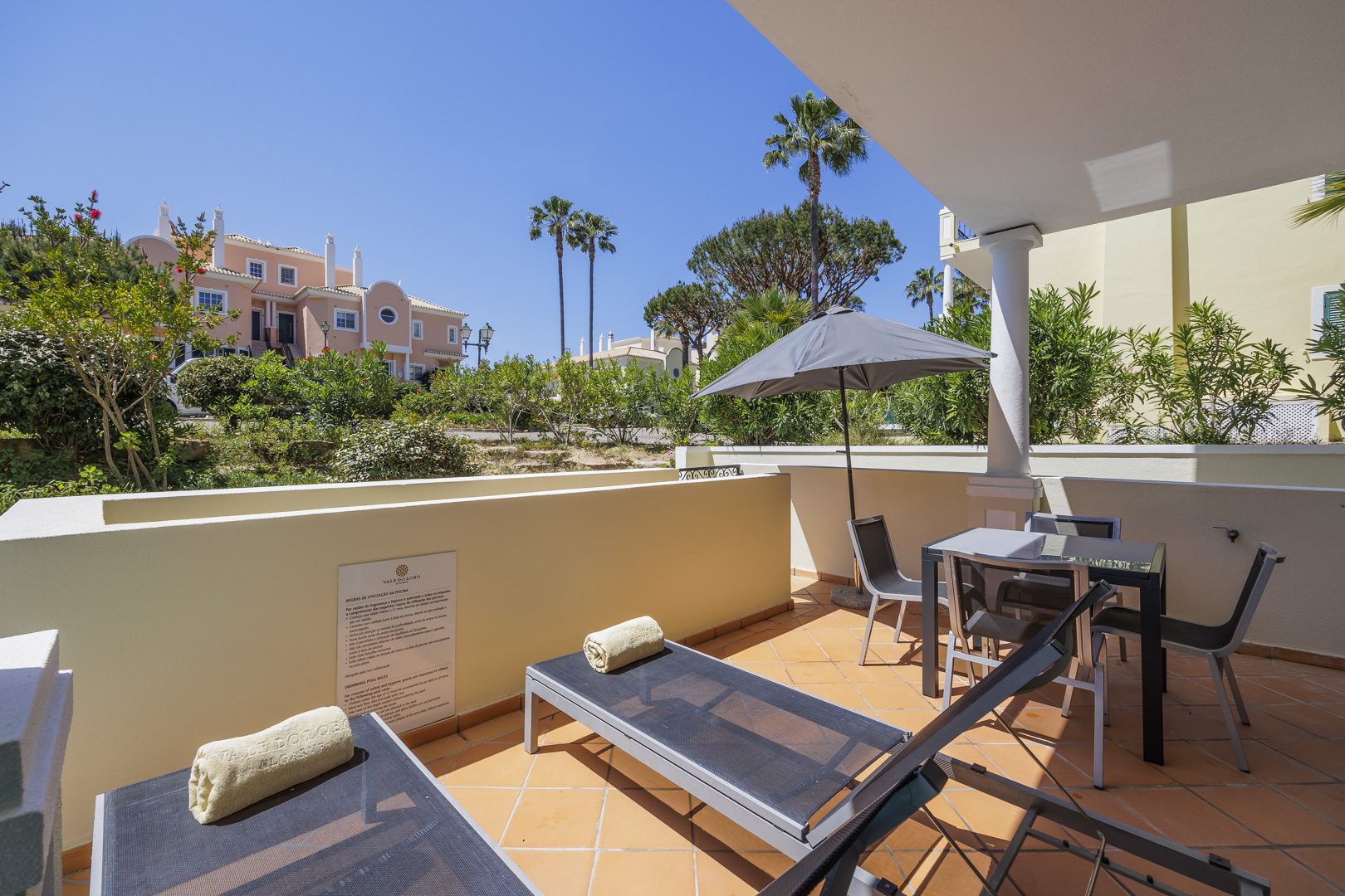 Three Bedroom Apartment with pool