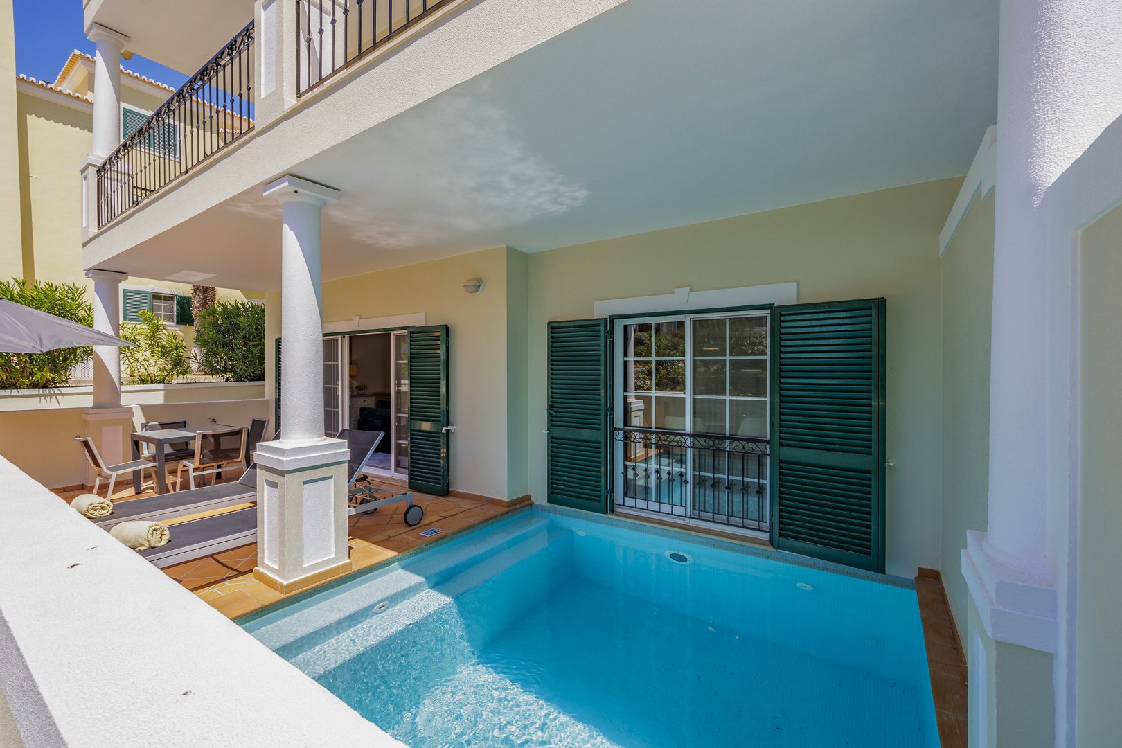 Three Bedroom Apartment with pool