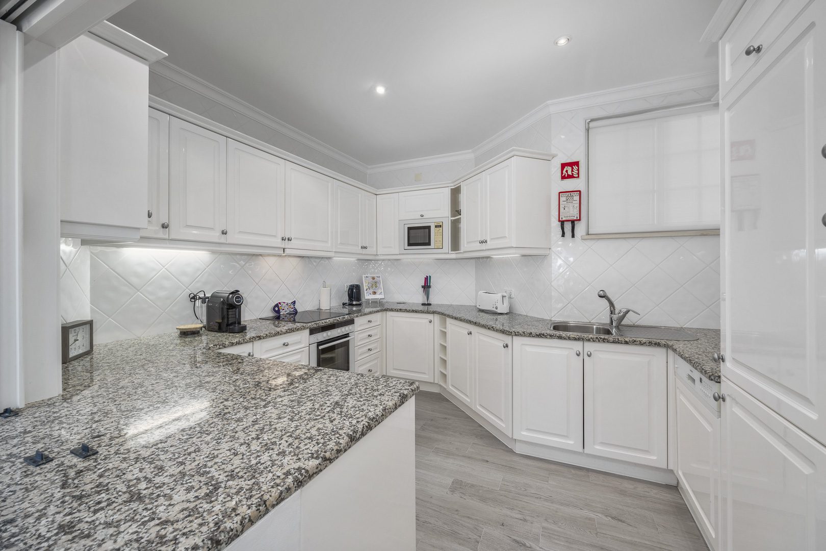 Three Bedroom Apartment with pool